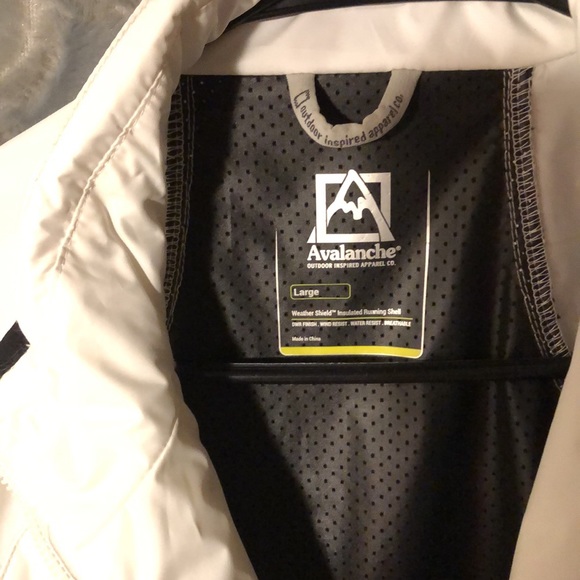 Avalanche Weather Shield Insulated Running Shell - Picture 3 of 8